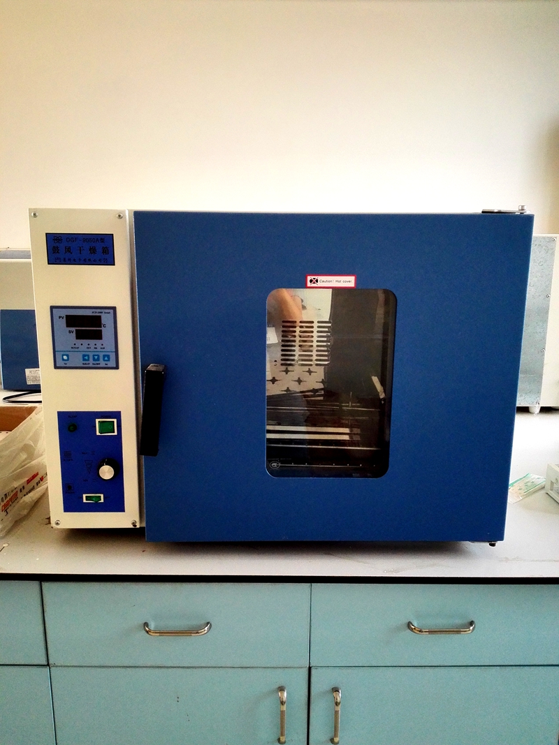 鼓风干燥箱.jpg