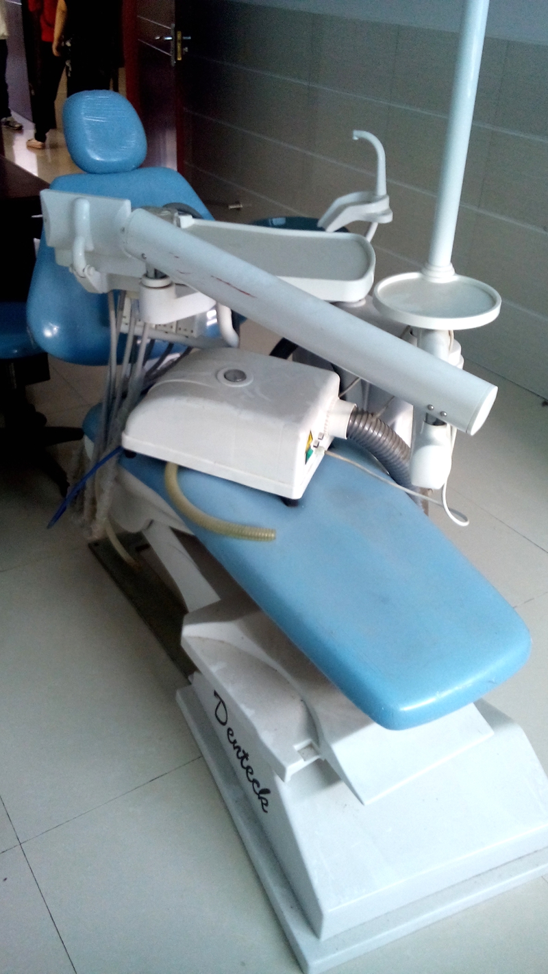 联体式牙科综合治疗机.jpg